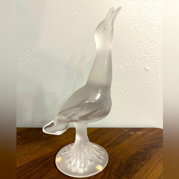 Lalique France Frosted Crystal Seagull Figurine Large - Picture 1 of 6